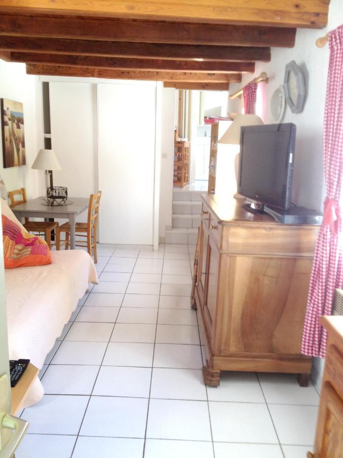 Studio Avec Piscine Privee Jardin Clos Et Wifi A Saint Jean D'Angely Ngoại thất bức ảnh